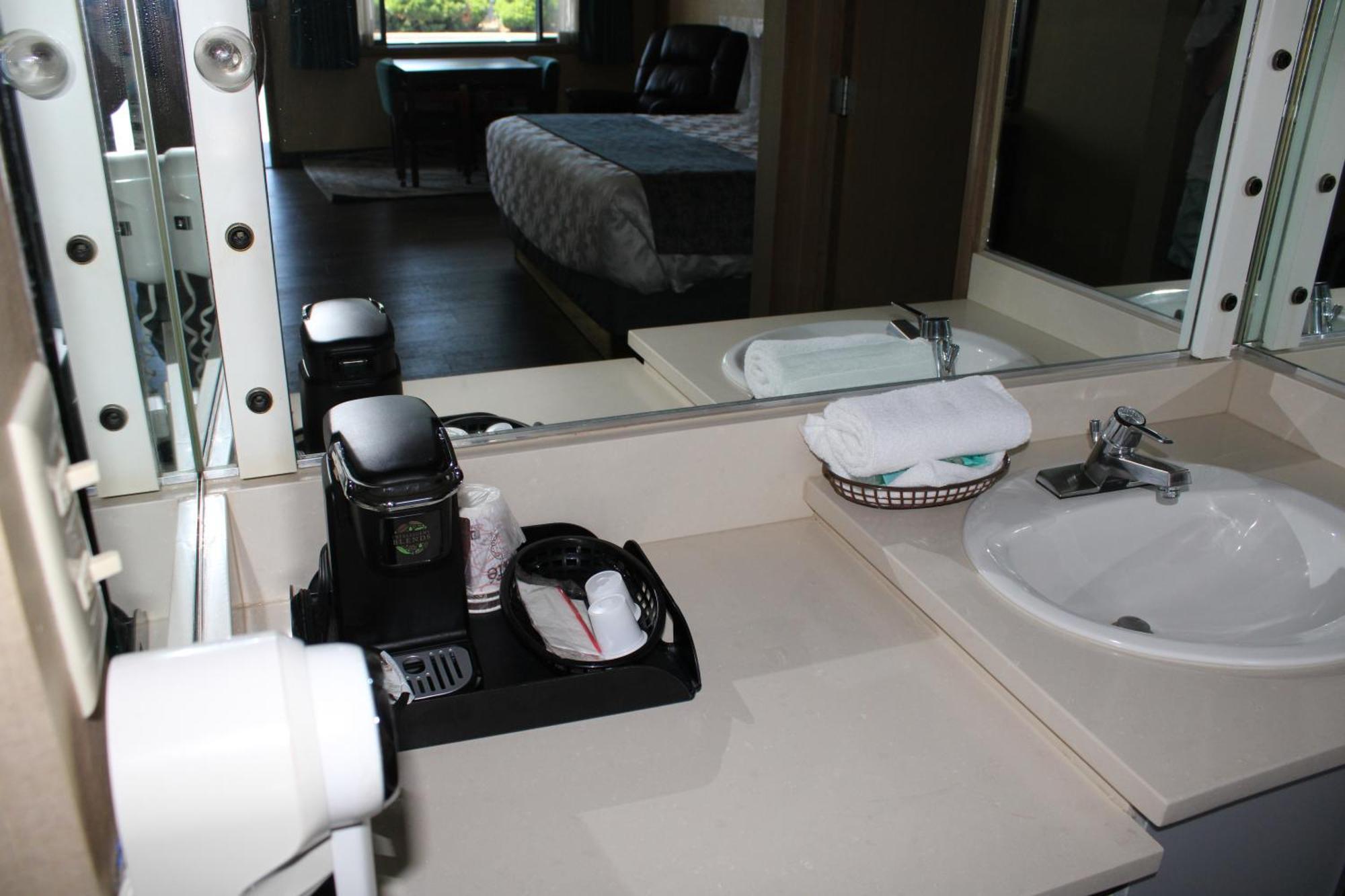 Americas Best Value Inn Phoenix Medford Kültér fotó